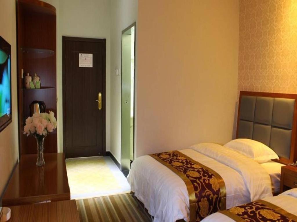 169 Business Hotel 3*