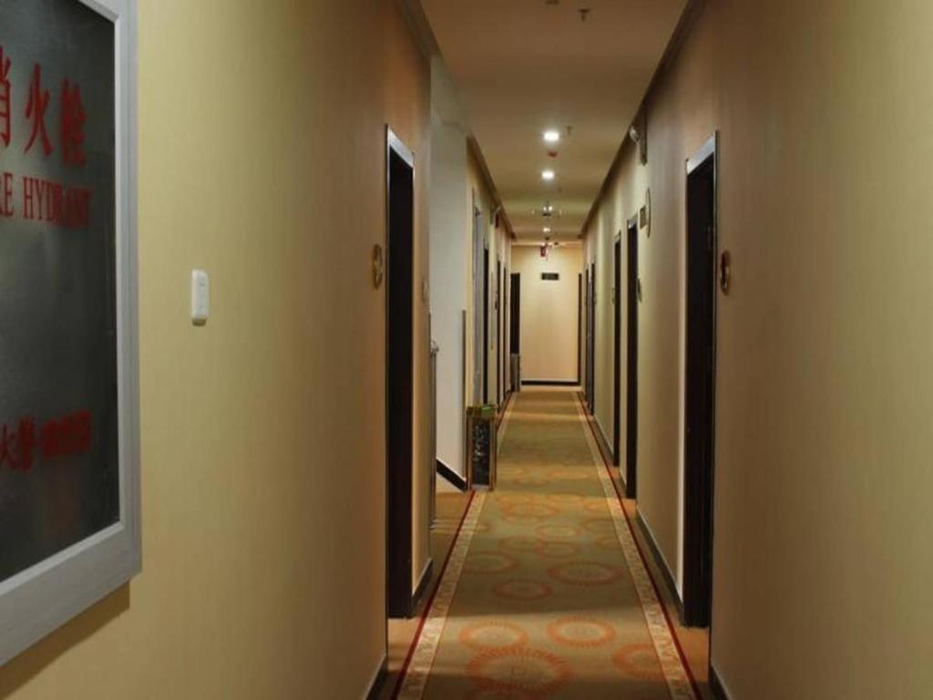 169 Business Hotel 3*